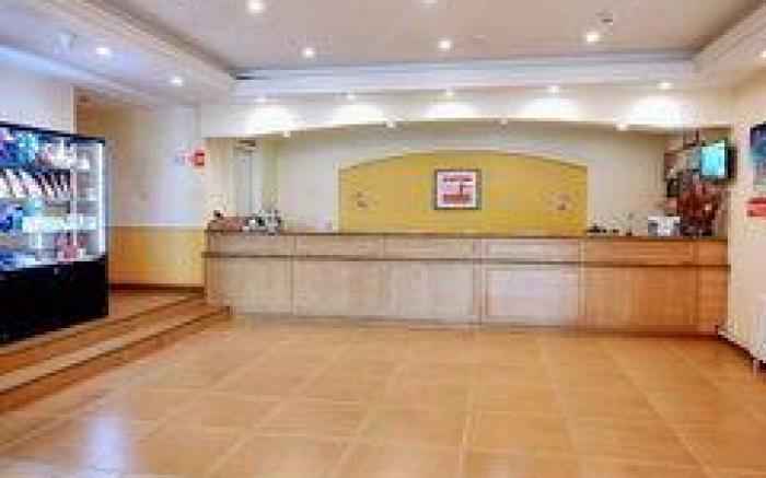 Home Inn Hohhot Wanda Plaza Exhibition Hall Metro Station