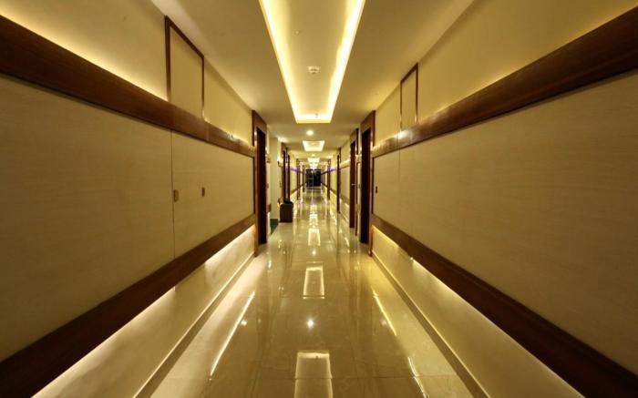 hotel girish