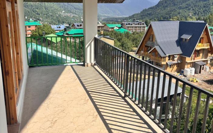 Manali Mornings