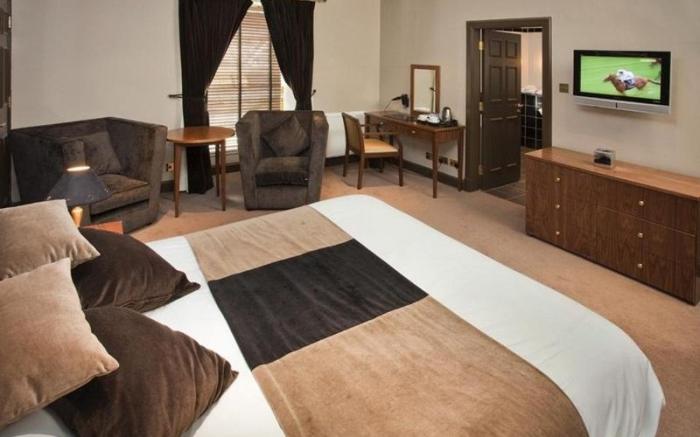 Albany Hotel