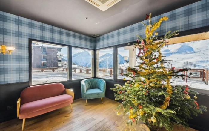 3 People Room Breakfast Included & Mountain View