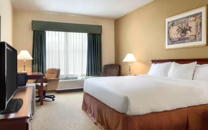 Sonesta Essential IAH Airport JFK Boulevard