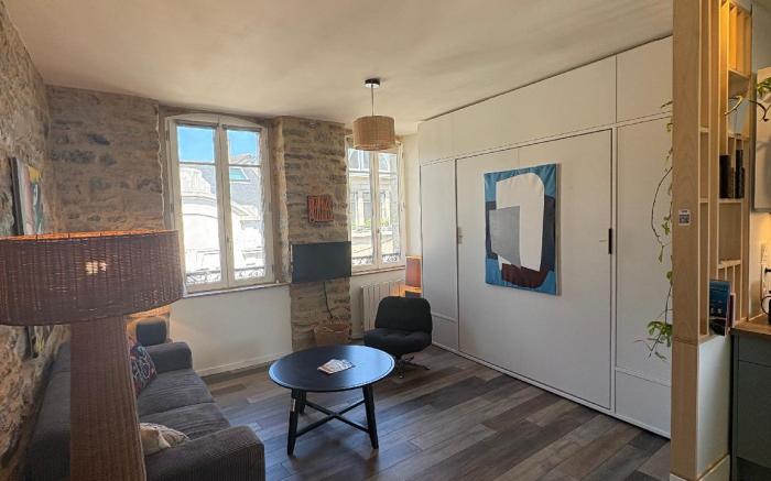 Appartement avec terrasse a Hotel de Ville