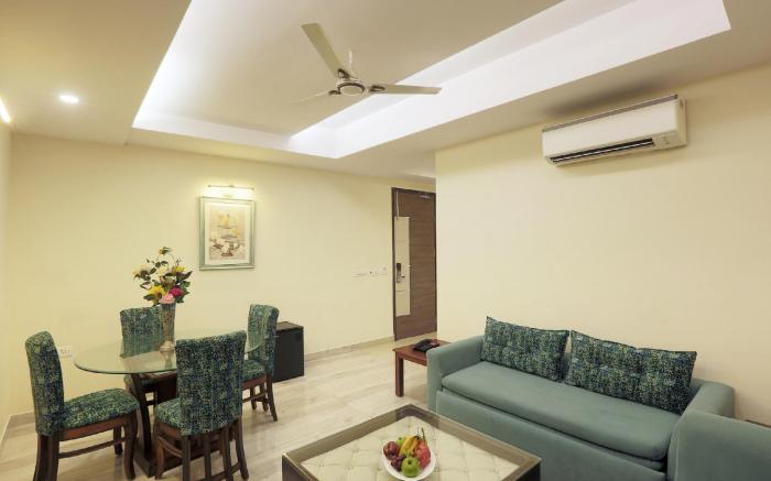 30052	Hotel OXMO IGI AIRPORT