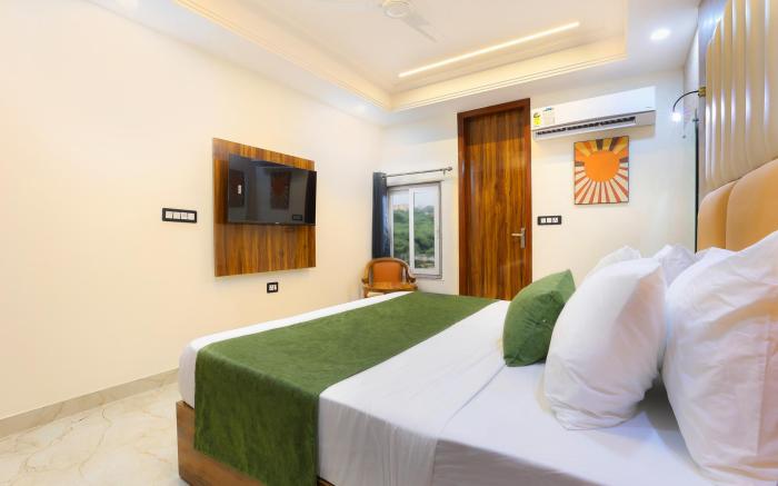 Opo Essential Delhi Airport,Free one way Airport Convey