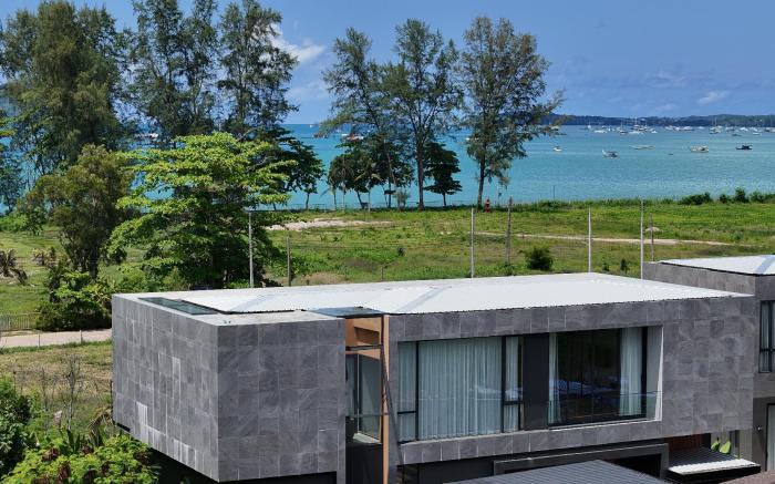 Long One pool villa