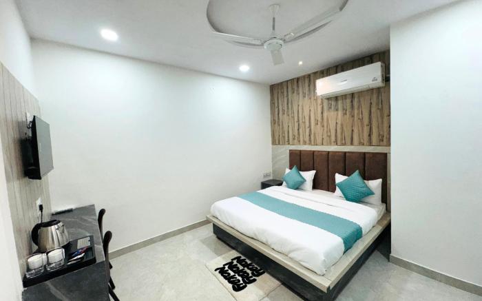 The grand luxury stay hotel
