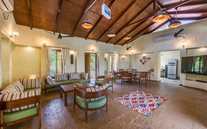 CosmicStays Joshet A Mediterranean Farmstay  