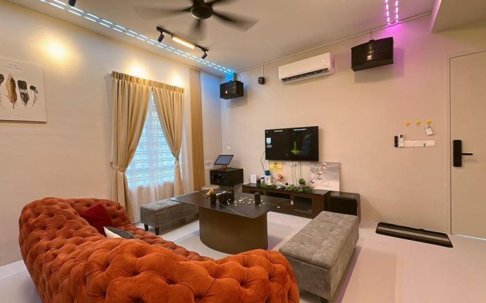 A27 Royal Dato Onn 2 Party House Corner Lot 15Pax