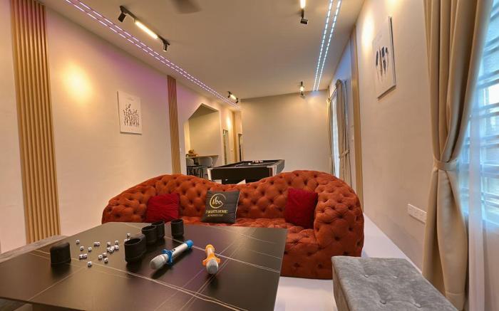 A27 Royal Dato Onn 2 Party House Corner Lot 15Pax