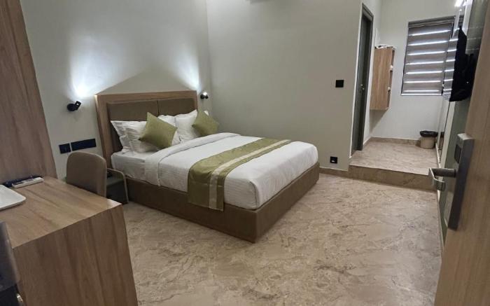Deluxe Inn By De Rien Hospitality