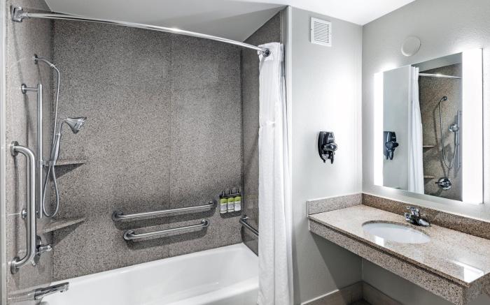 Holiday Inn Express Hotel & Suites Pryor By IHG