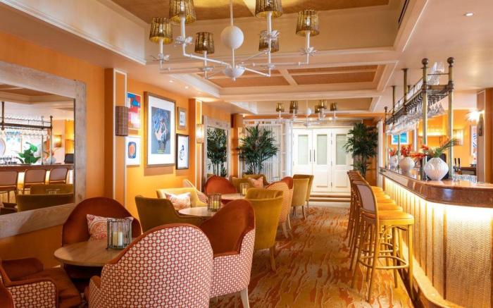 Roslin Beach Hotel
