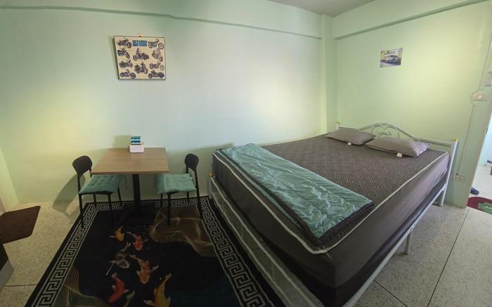 Cozy and Spacious Apartment 812  w/free wi-fi