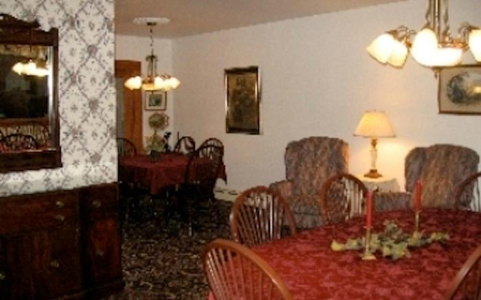 Glass House Inn Erie