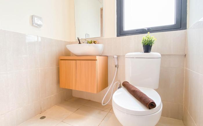 Best Living 2BR at Meikarta Apartment By Travelio