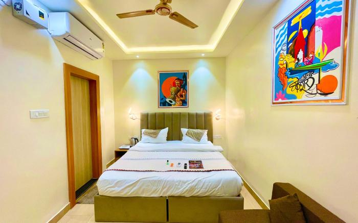 VNS - BANARAS INN - Near Kashi Vishwanath Temple 