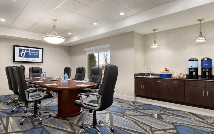 Holiday Inn Express Hotel & Suites Opelika Auburn By IHG