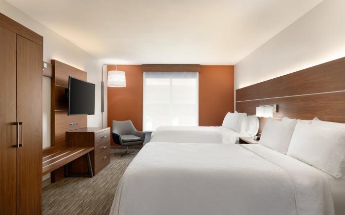 Holiday Inn Express Hotel & Suites Opelika Auburn By IHG