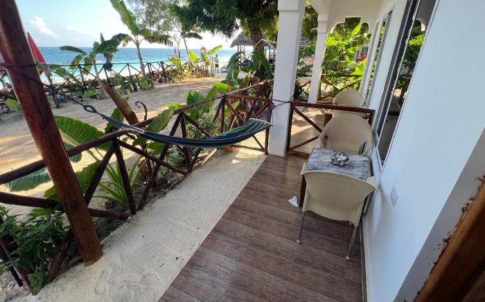 Zanzi Beach Hotel 