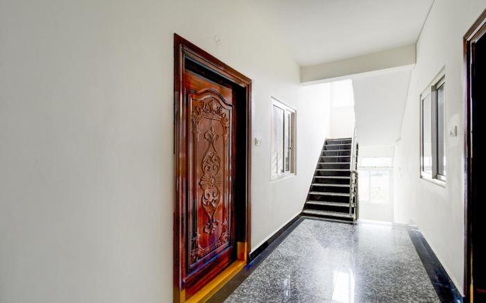 Collection O DLF CyberCity Hyderabad Formerly Key Suites
