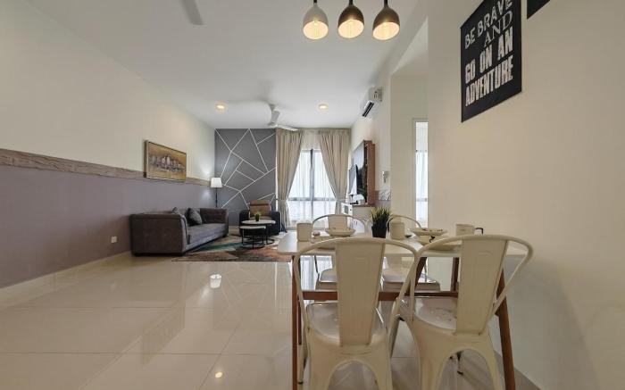 Mykey The Apple 2BR Suites  Near Jonker Street