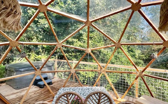 Guatape Nature Dome with Jacuzzi 15 min. to Disney