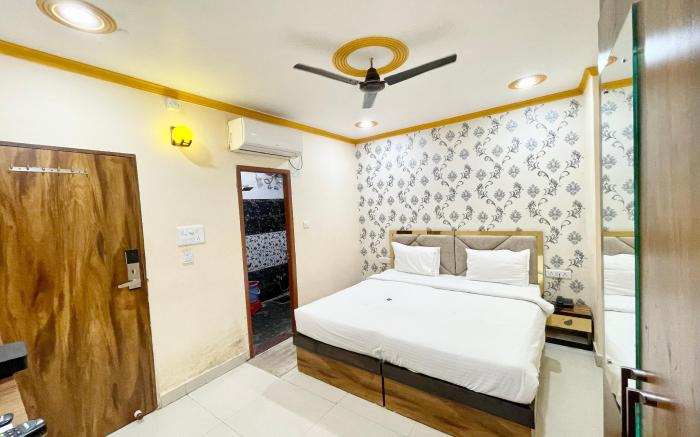 VNS - RUDRA INN - Near kashi Vishwanath temple