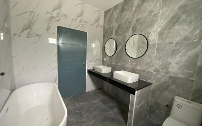 Tokkok Poolvilla huahin