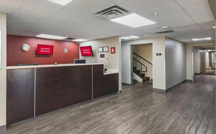 Red Roof Inn & Suites Austin East - Manor