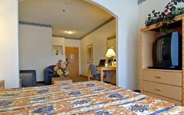 Best Western PLUS DFW Airport Suites