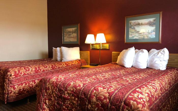 Red Carpet Inn - Windom