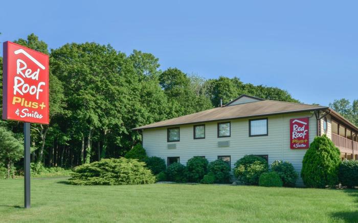 Red Roof PLUS+ & Suites Guilford