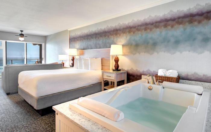 Hallmark Resort - Newport