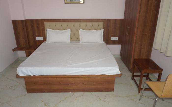 Hotel Regal Crown