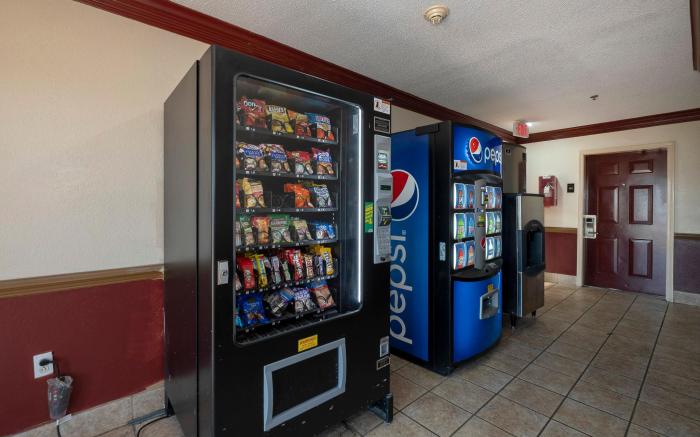 Red Roof Inn & Suites Pensacola - NAS Corry