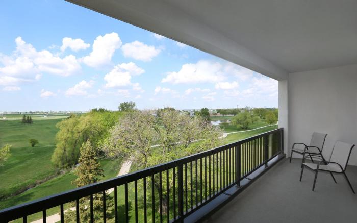Holiday Inn & Suites Sioux Falls - Airport, an IHG Hotel By IHG
