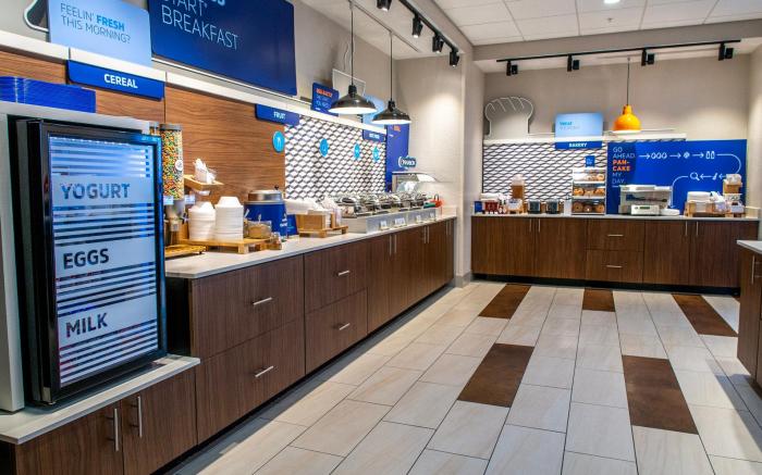 Holiday Inn Express & Suites Oklahoma City Airport By IHG
