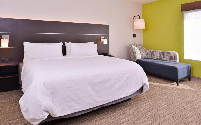 Holiday Inn Express and Suites - Mall of America - MSP Airport By IHG