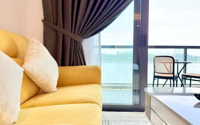 Rustic SeaviewStudio unit atR&F SeineRegion ByANJU