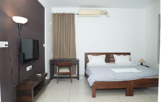 Snooze Living Westford | 3BHK AC 3km to Manyata