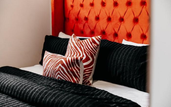Orange Blossom Luxury Apartment