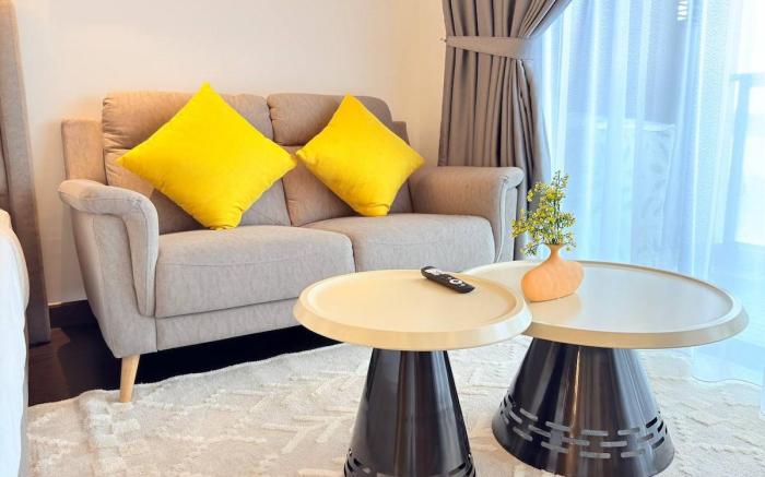 Chill SeaviewStudiounit atR&FSeine RegionBy ANJU