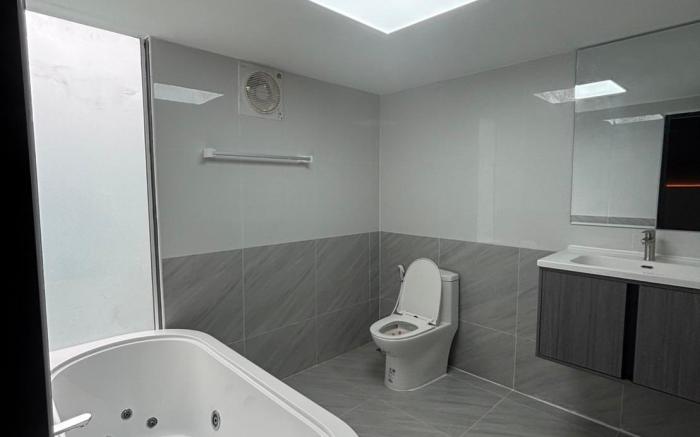 Noree Jacuzzi Home