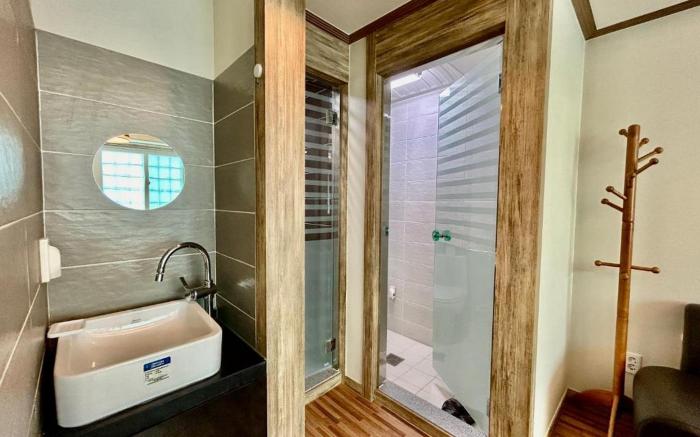 Okpo business hotel
