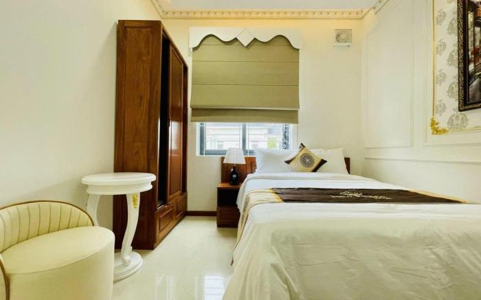 NEW PALACE HOTEL