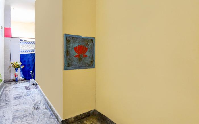 Hotel O V.K Homestay