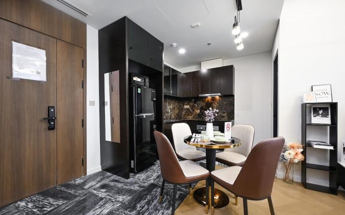 Luxury 2br/ Gym&Pool / Lumiere Riverside/City view