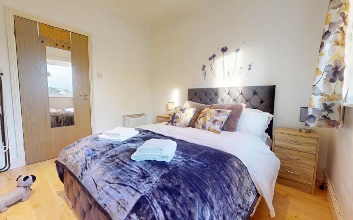 The Cosy Bay Near Tower Bridge