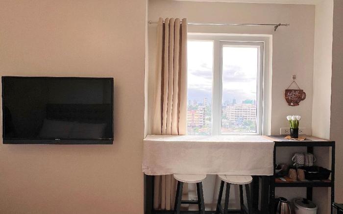 COZY CONDO IN THE MIDDLE OF THE CITY
